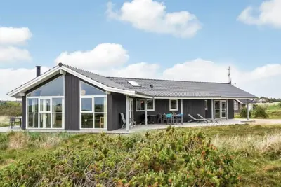 Image de \"Luzia\" - 1. 2km from the sea by Interhome