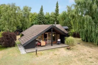 Image de \"Ija\" - 200m from the sea by Interhome