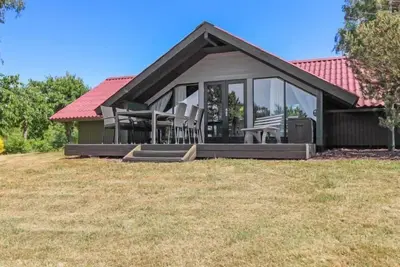 Image de \"Elisej\" - 100m from the sea by Interhome