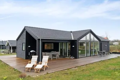 Image de \"Gregor\" - 300m from the sea by Interhome