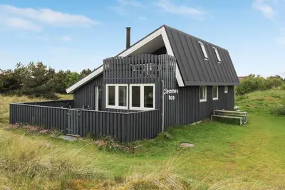 \"Casandra\" - 600m from the sea by Interhome