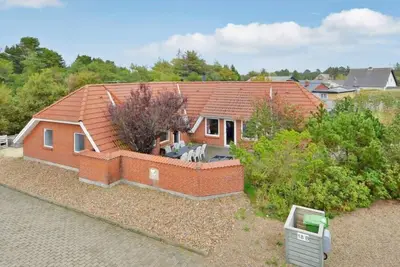 Image de \"Partenij\" - 1km from the sea by Interhome