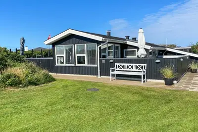 Image de \"Laurits\" - 300m from the sea by Interhome