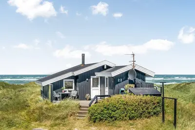 Image de \"Fatiha\" - 100m from the sea by Interhome