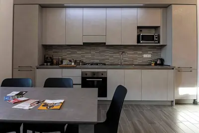 Image de *4 double rooms *equipped kitchen, *2 smart Tv rooms *air conditioning