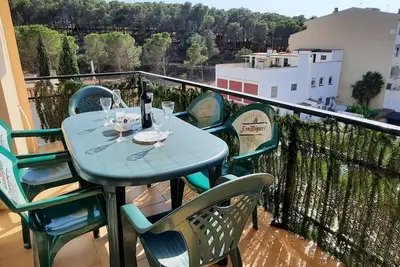Image de Appartement pour 6 personnes avec terrasse au centre de Llançà , près des plages et commerces