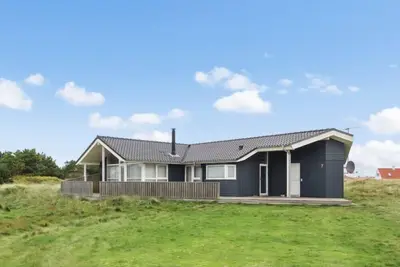 Image de \"Ilkka\" - 400m from the sea by Interhome