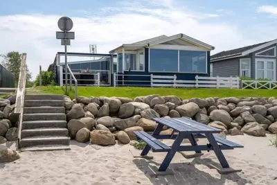 Image de \"Nera\" - 10m from the sea by Interhome