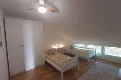 Image de Family-sized Apartment surrounded by beautiful nature.