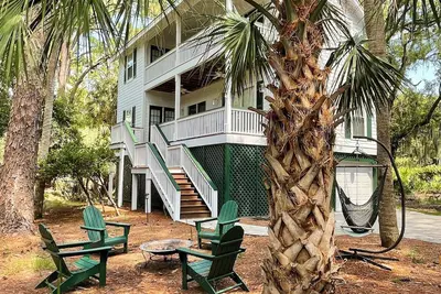Image de Fripp Island Limo golf cart, Bikes, Ping Pong, FirePit, Cards avail, sleeps 13
