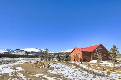 Image de Elite Mountain Estate w/Hot Tub, Game Room & Private Acres