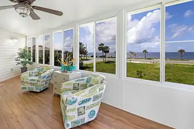 Image de Enjoy Fabulous Mexico Beach Sunsets at the Salty Pelican!