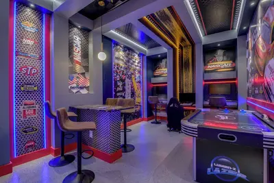 Image de Immersive Family Oasis! Luxury 7 Bedroom with Themed Game Room, Pool, and Spa!
