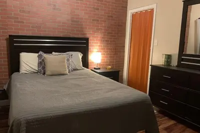 Image de Apt 3- Beautiful Downtown Pittsburgh Apt with View