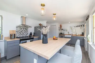 Image de The Loft - Cozy Retreat in Historic Downtown