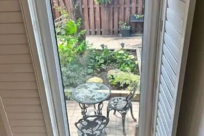 Image de Elegant 3-bed, 3 bath private Leslieville home