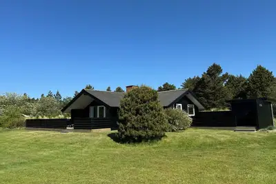 Image de \"Ilsi\" - 1. 5km from the sea by Interhome