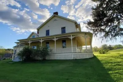 Image de Country living close to the capital region 100 acres of nature to explore