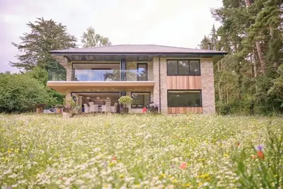 Image de Stunning new Build by the River