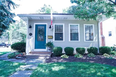 Image de New rental inside Lakeside--Central Ac--Linens and Golf Cart included!