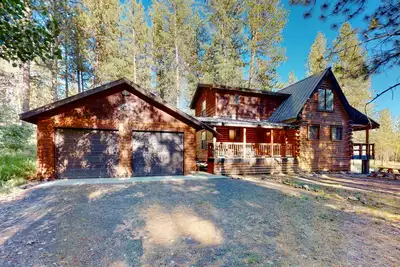 Image de Woodland Chalet | Cabin in New Meadows with grill, deck, fireplace & W\/D
