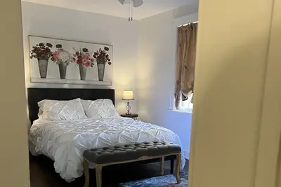 Image de Historic Payer mansion! 1br/1ba