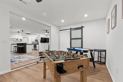 Image de Gainesville remodeled home-4 miles from Uf campus!