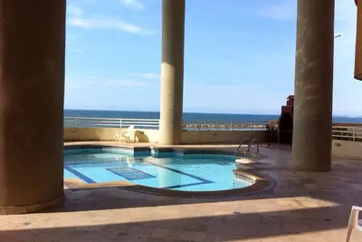 Image de Sunsets from the balcony\nthe Apartment is in front to the beach