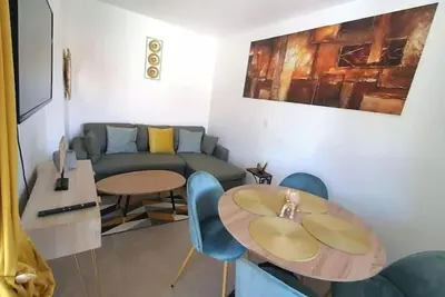 Image de Appartement Climatisé en Maison Avec Terrasse Aménagée