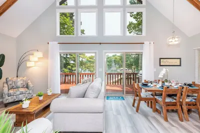 Image de Lakefront Paradise: Custom Dock, Kayaks, Stand Up Paddle Boards + Firepit.