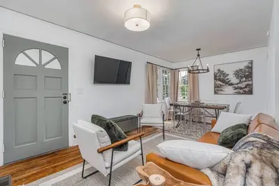Image de Stunning 3 bed 2 bath close to downtown!