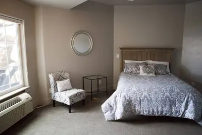 Image de Sunrise Resort Room #103 | 1 Bed, 1 Bath