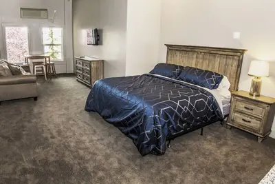 Image de Sunrise Resort Room #309 | 1 Bed, 1 pullout, 1 Bath