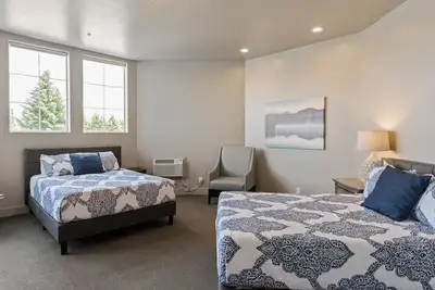 Image de Sunrise Resort Room #203 | 2 Bed, 1 Bath