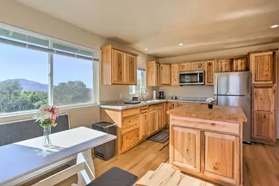 Image de Oakhurst Duplex ~ 13 Mi to Yosemite National Park!