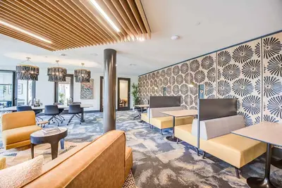 Image de Modern luxury 2b2b in central Oc with gym and pool