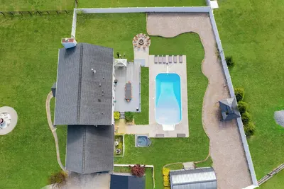 Image de Triad Haven - Heated Pool, Fire-Pit, Pool Table, King Beds