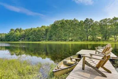 Image de Lakefront Catskills Container Home: Private Lake