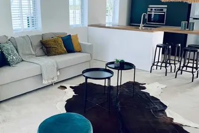 Boutique villa with sea view & jacuzzi, top location in Bottelier!