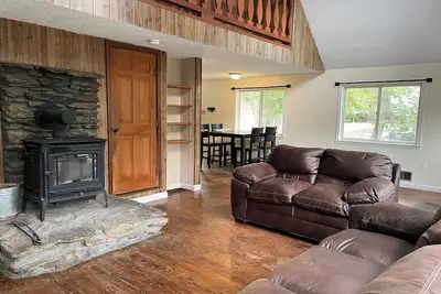 Image de 2 Bedroom Spacious Cottage on Lake
