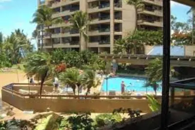 Image de Family-sized beach condo on Maui.
