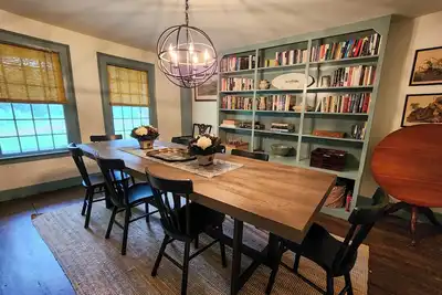 Image de Amazing Vermont Farmhouse, perfect for summer and fall foliage getaways!