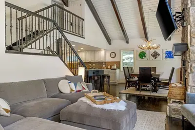Image de Refreshed Vail Home - Includes 2 Village Ski Lockers!