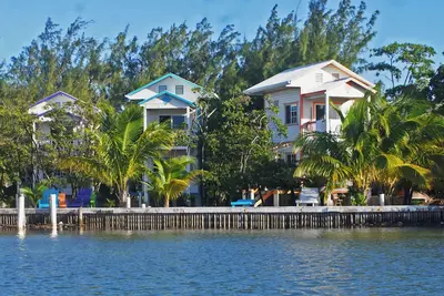 Image de Birdhouses Pelican is a very unique place in the sunset side of the island.