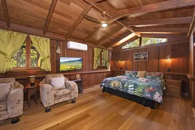 Image de Romantic timber cabin on 75 acres with outdoor bath