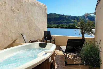 Image de Maison Vue Rhône Jacuzzi