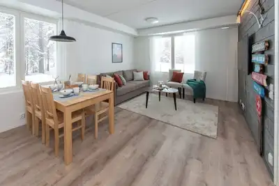 Image de Modern 2 bedroom apartment accommodates a family or group in the center of Levi.