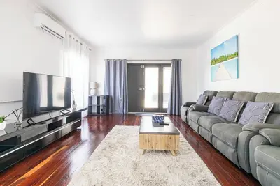 Image de Beautiful 3 Bedrooms Bnb between Airport and Sea