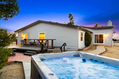 Image de 15% Off Aug Dates -W/Hot Tub, Great Views, Lrg Patio