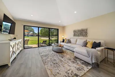Elegant Cottage With Stunning Golf View at Pga National